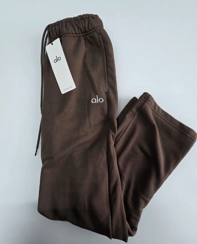 Alo Alo Brown Sweatpants product image